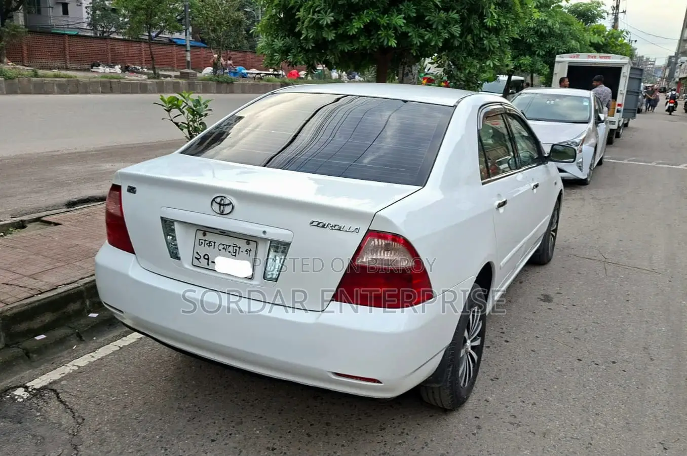 টয়োটা করোল্লা ২০০৫ হোয়াইট