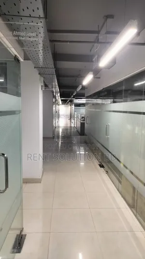 রোকেয়া সরণীতে সম্পূর্ণ বাণিজ্যিক স্পেস