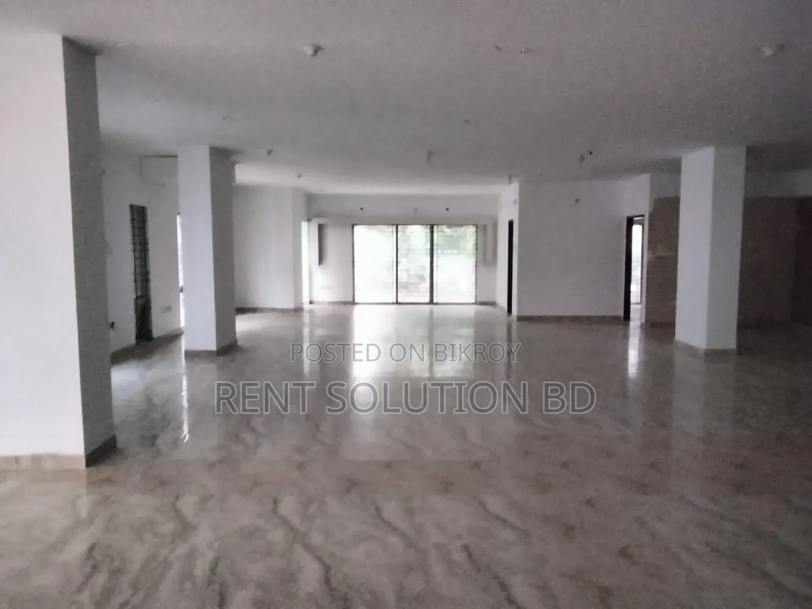 রোকেয়া সরণীতে সম্পূর্ণ বাণিজ্যিক স্পেস