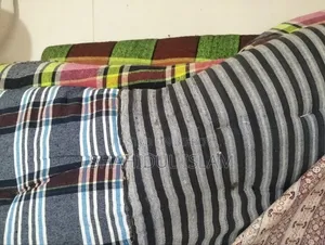তোষক ৩ টা অত্যন্ত অল্প দামে বিক্রি করে দিব