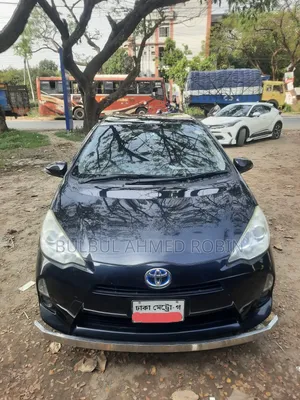 টয়োটা অ্যাকোয়া ২০১৪ ব্ল্যাক