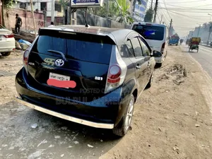 টয়োটা অ্যাকোয়া ২০১৪ ব্ল্যাক