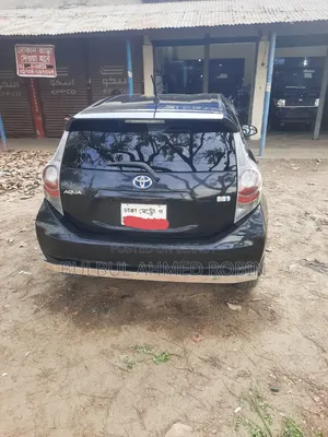 টয়োটা অ্যাকোয়া ২০১৪ ব্ল্যাক
