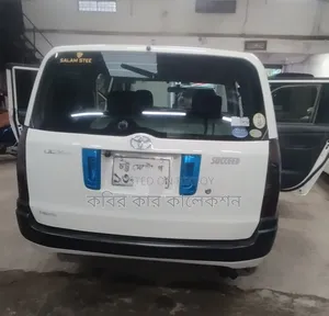 টয়োটা সাকসিড ২০১১ সাদা