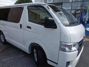 Toyota HiAce 2021 White