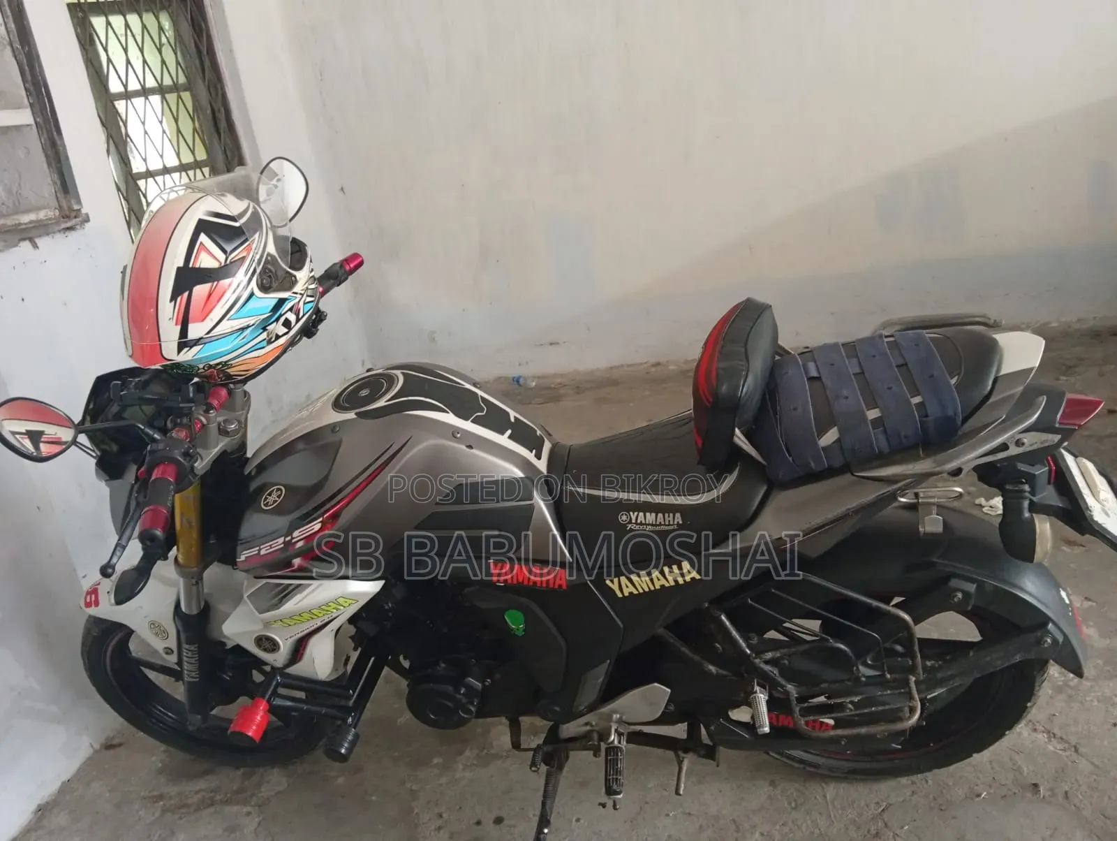 ইয়ামাহা এফজেড ২০১৭ গ্রে