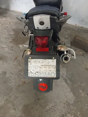 ইয়ামাহা এফজেড ২০১৭ গ্রে