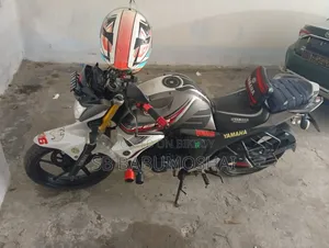 ইয়ামাহা এফজেড ২০১৭ গ্রে