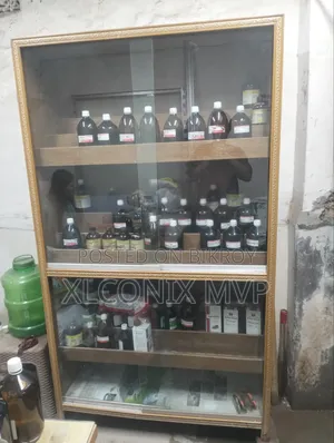 হোমিওপ্যাথি মেডিসিন রাখার আলমারি।