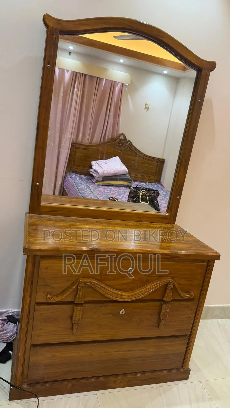 Furniture used for 2 years, brand new, you can see it in person.