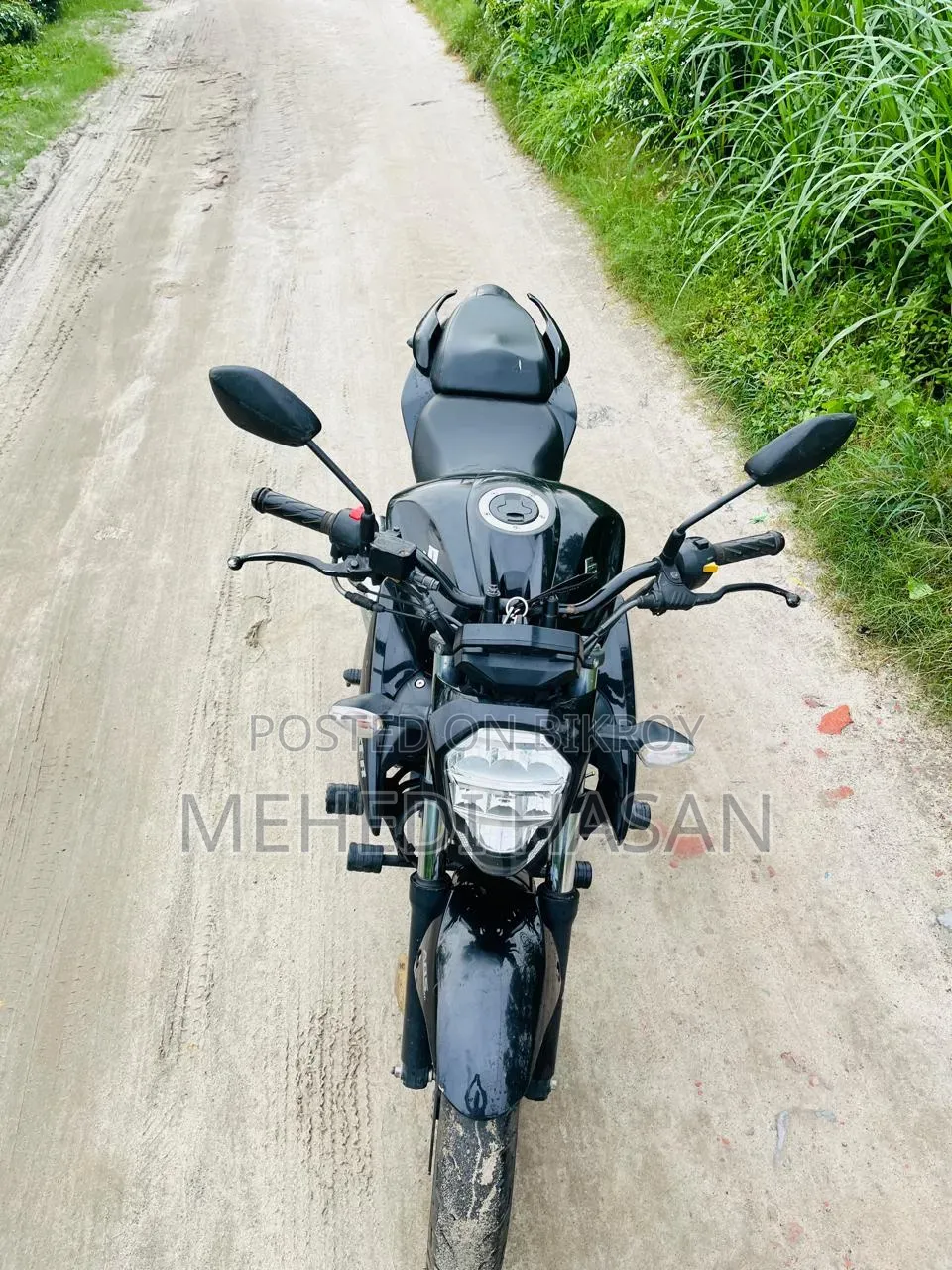 সুজুকি জিক্সার ২০২৩ ব্ল্যাক
