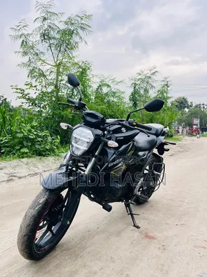 সুজুকি জিক্সার ২০২৩ ব্ল্যাক