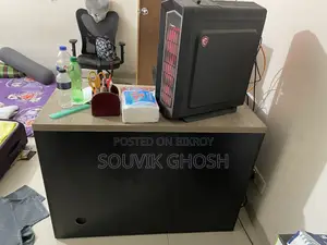 L Shaped Desk/Workstation/Table