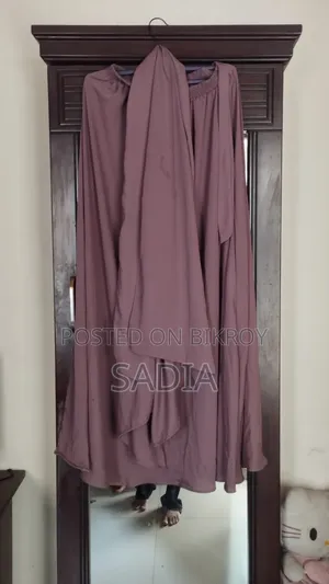 ব্যবহৃত ২ পার্ট বোরকা হিজাবসহ