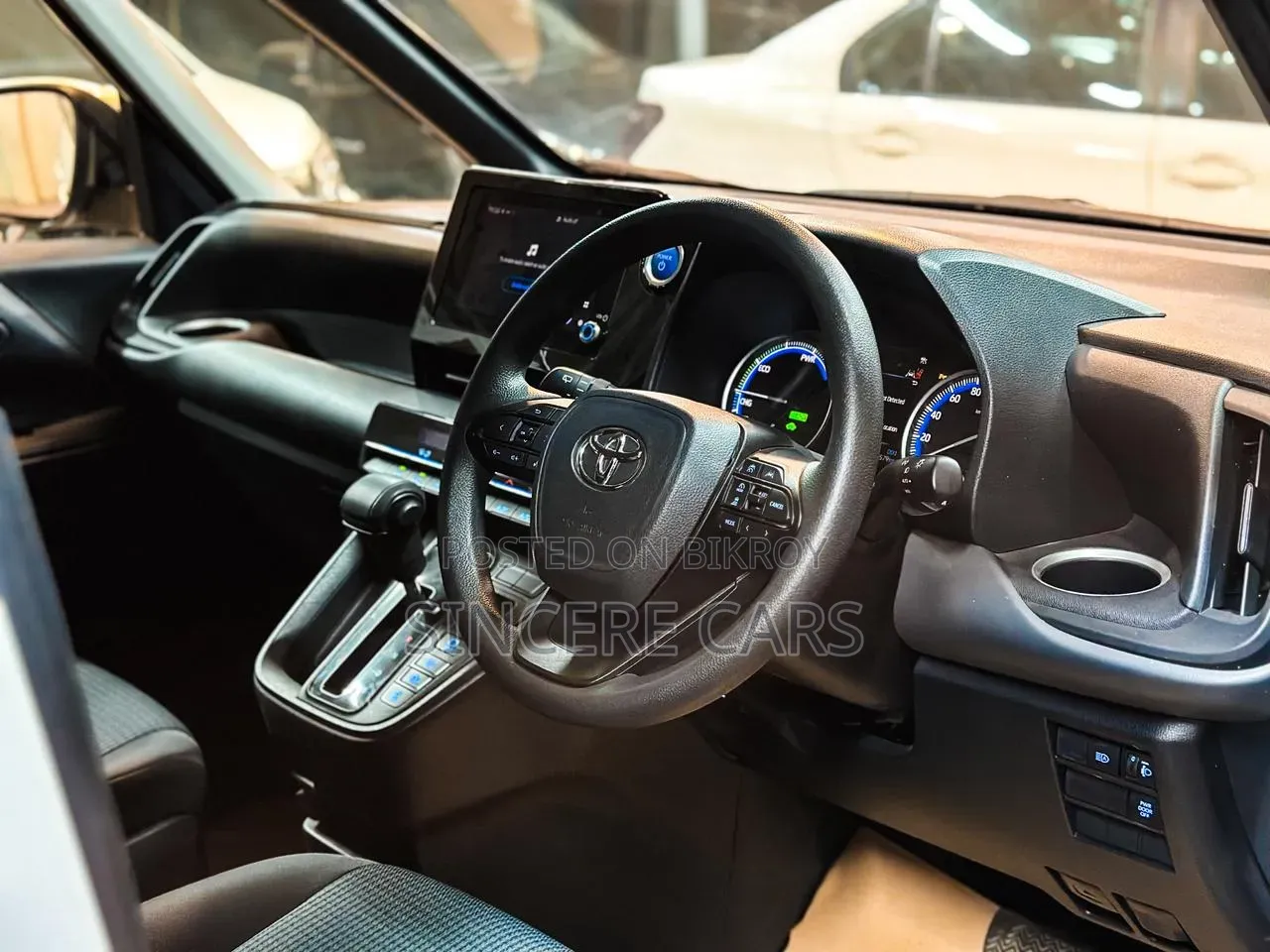 Toyota Noah 2022 Pearl