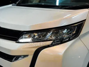 Toyota Noah 2022 Pearl