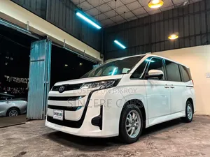 Toyota Noah 2022 Pearl