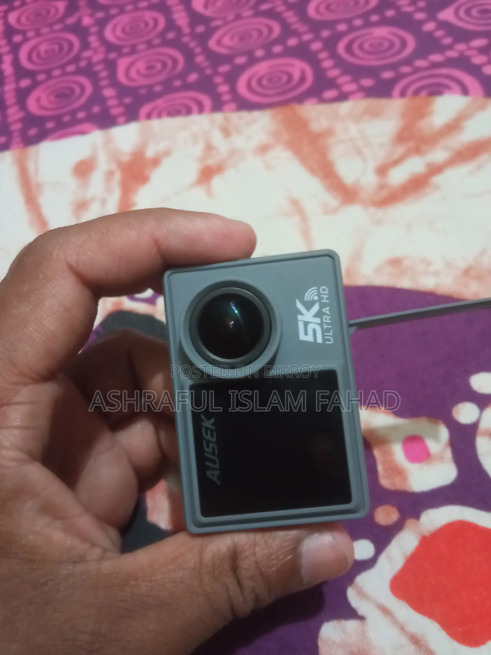 একটি অ্যাকশন ক্যামেরা বিক্রি হবে। আল্ট্রা এইচডি ক্যামেরা