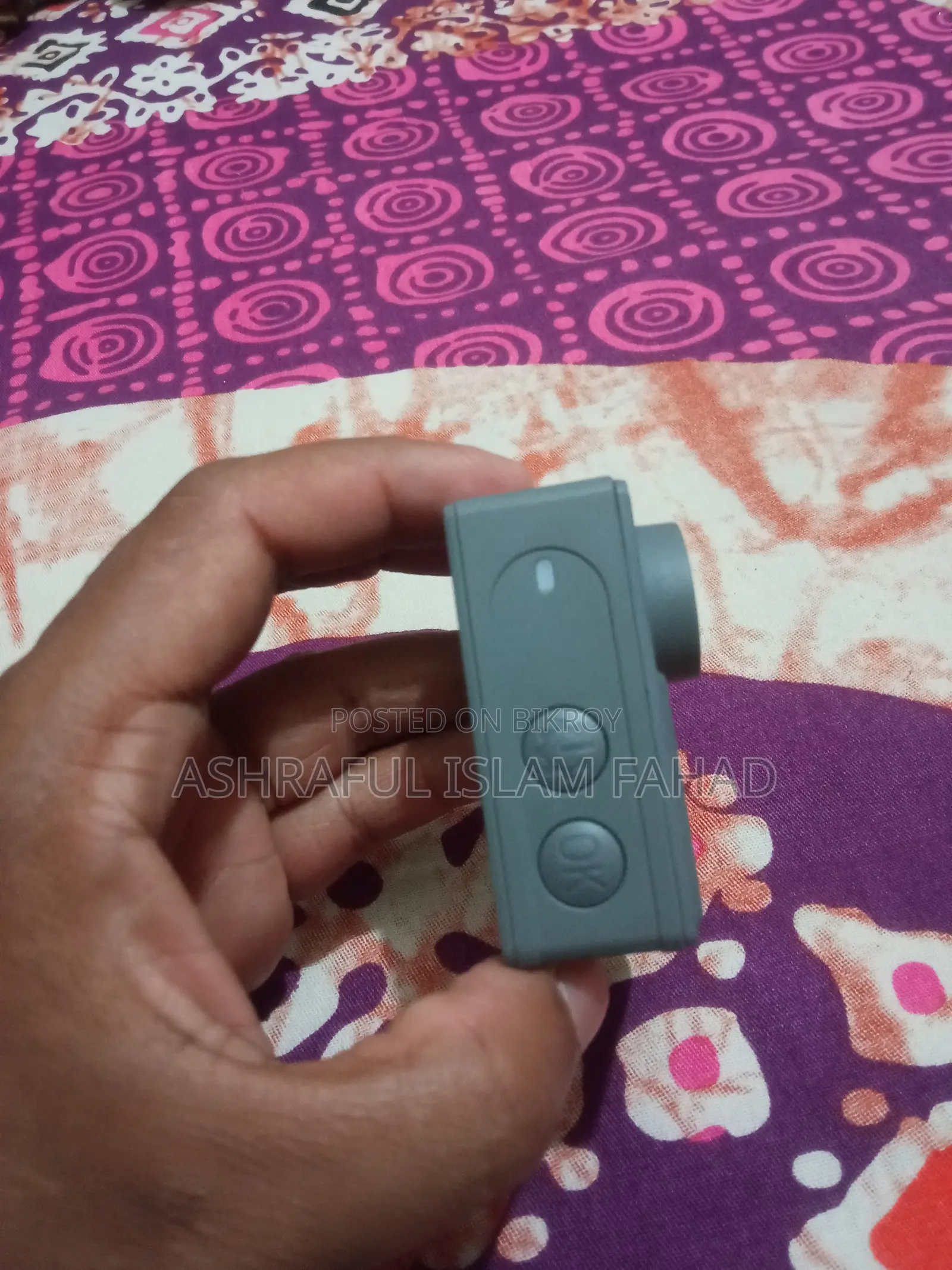 একটি অ্যাকশন ক্যামেরা বিক্রি হবে। আল্ট্রা এইচডি ক্যামেরা