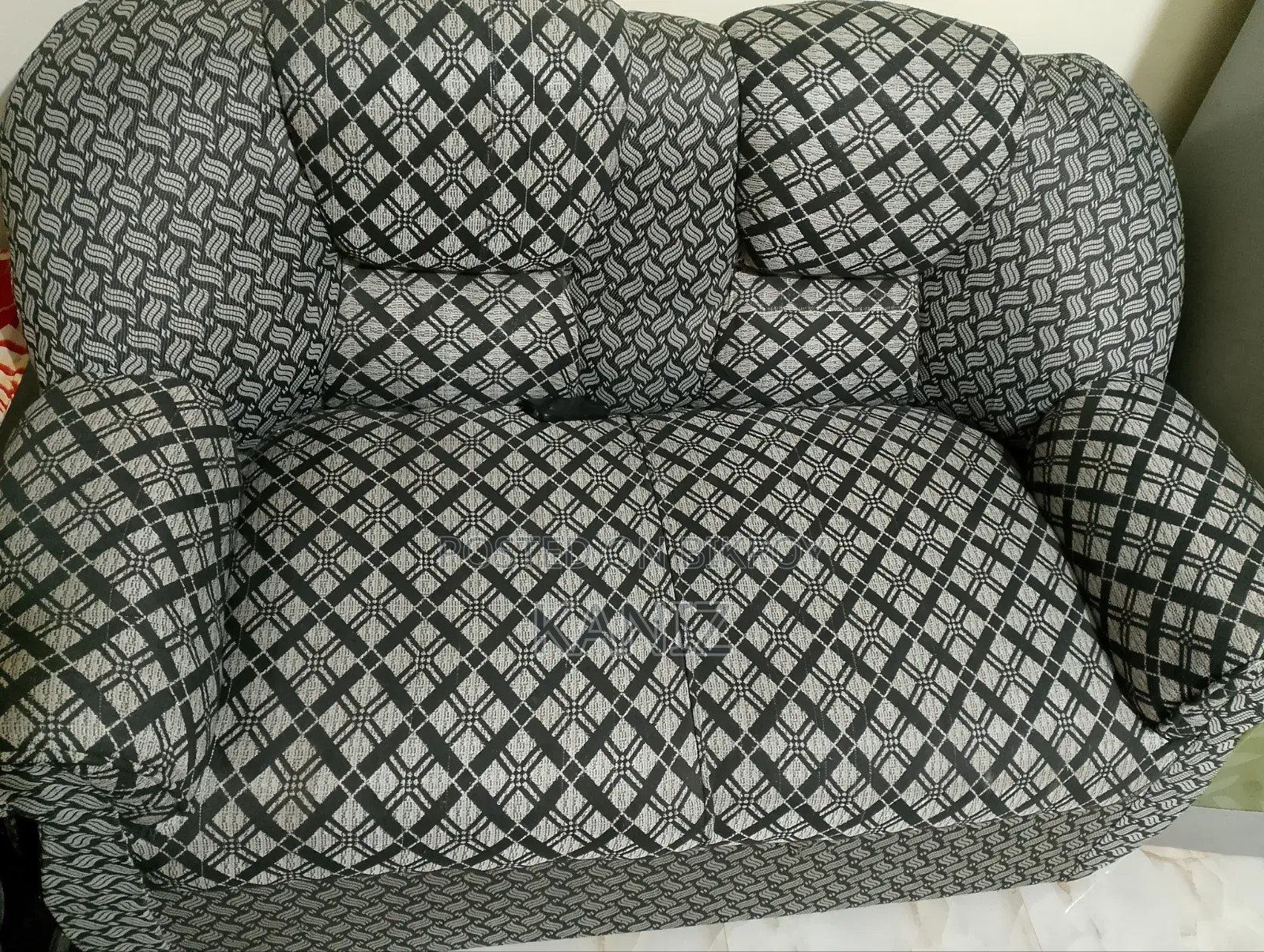 1 piece 2-seater sofa set