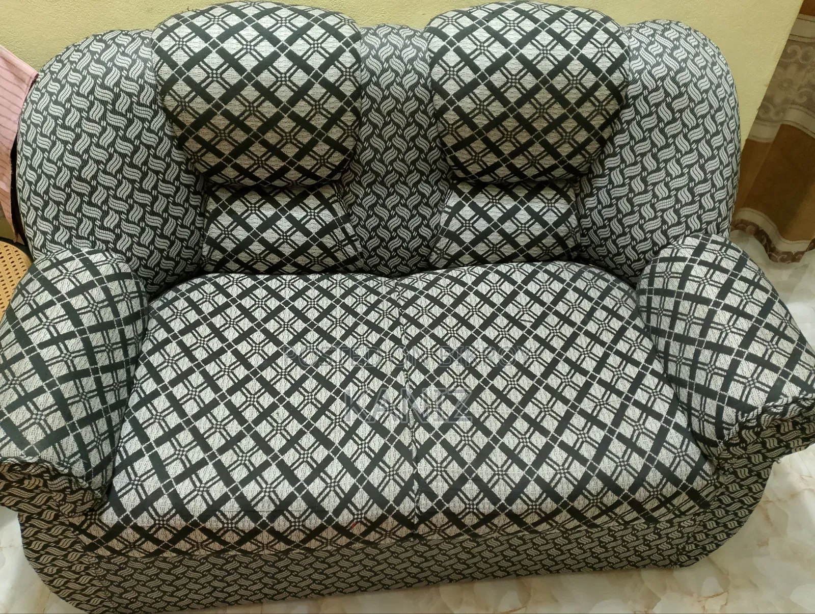 1 piece 2-seater sofa set