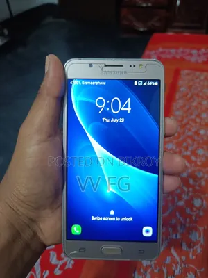 Samsung Galaxy J5 16 GB Rose Gold