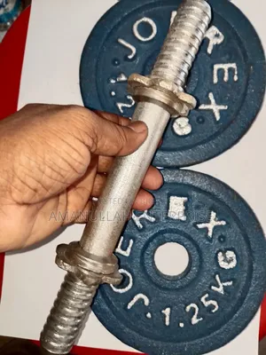 প্রিমিয়াম অ্যাডজাস্টেবল কাস্ট আয়রন ডাম্বেল উইথ স্পিনলক কলার্স।