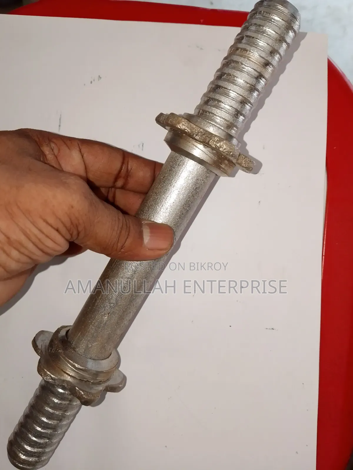 প্রিমিয়াম অ্যাডজাস্টেবল কাস্ট আয়রন ডাম্বেল উইথ স্পিনলক কলার্স।