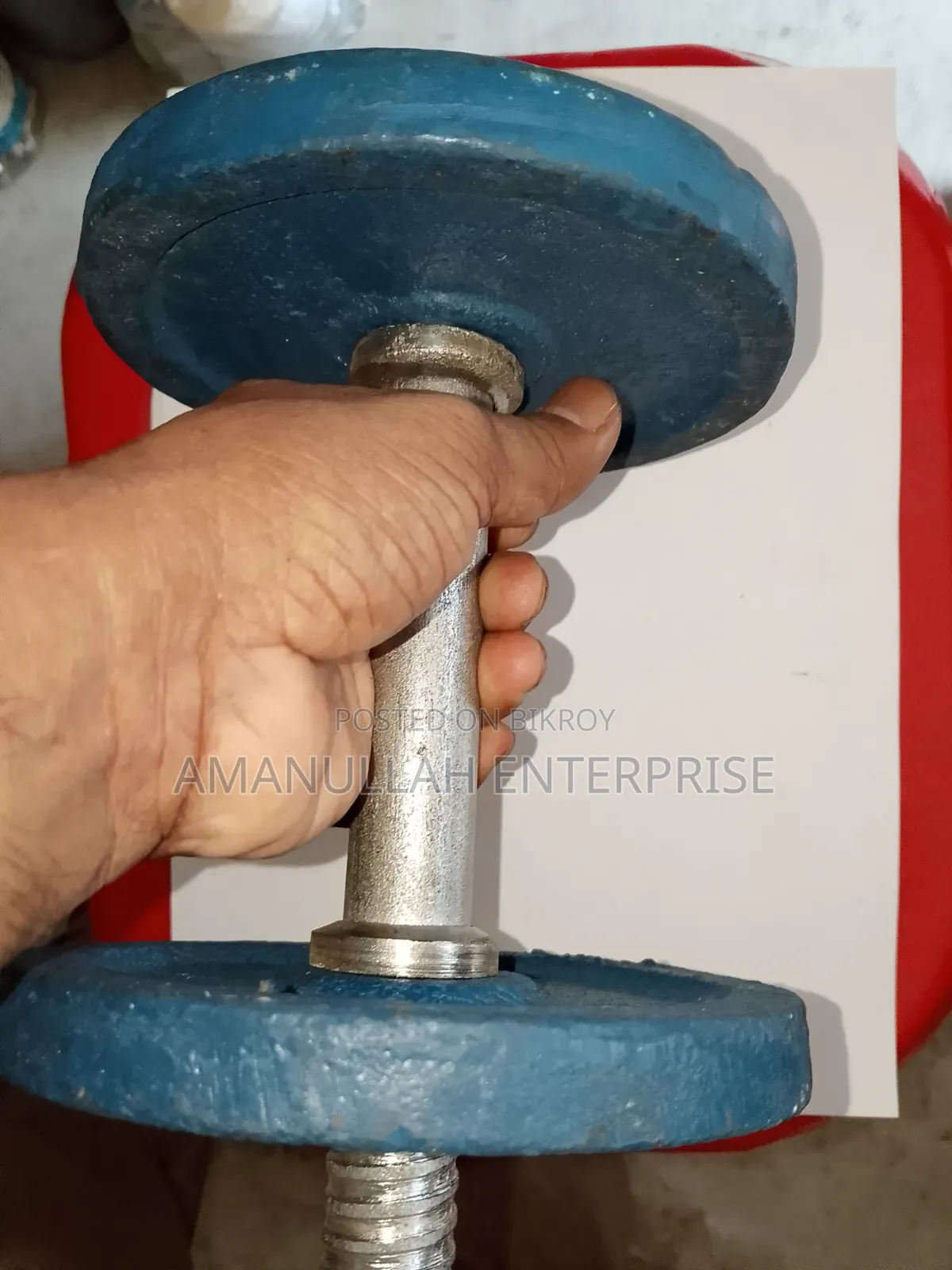 প্রিমিয়াম অ্যাডজাস্টেবল কাস্ট আয়রন ডাম্বেল উইথ স্পিনলক কলার্স।