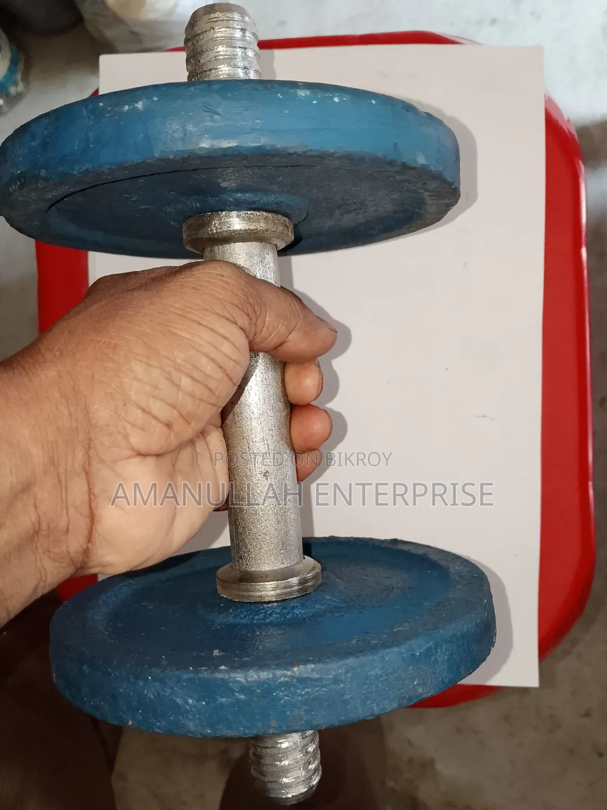 প্রিমিয়াম অ্যাডজাস্টেবল কাস্ট আয়রন ডাম্বেল উইথ স্পিনলক কলার্স।