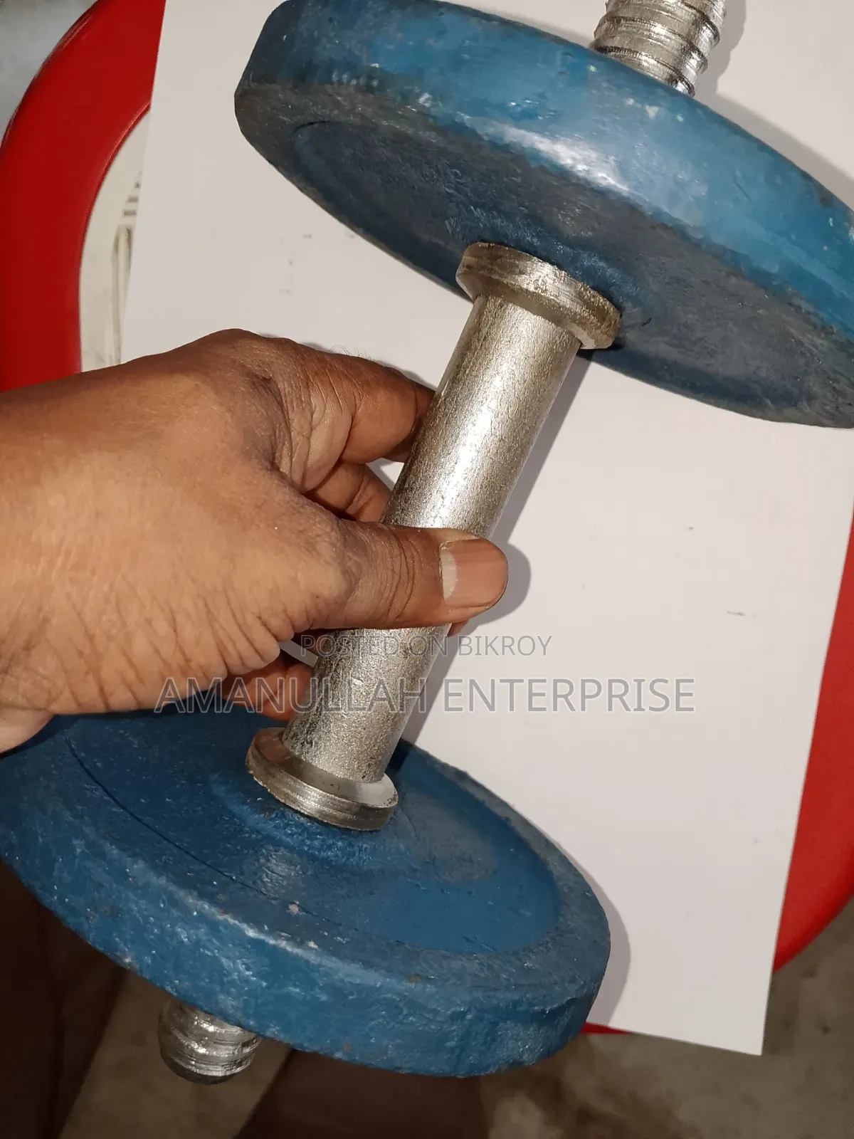 প্রিমিয়াম অ্যাডজাস্টেবল কাস্ট আয়রন ডাম্বেল উইথ স্পিনলক কলার্স।