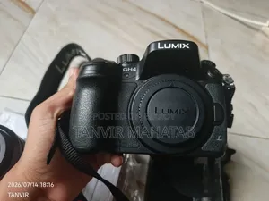 Panasonic GH4 Mirrorless Camera Kit With 12-35mm Lens 2.8 Aperture.