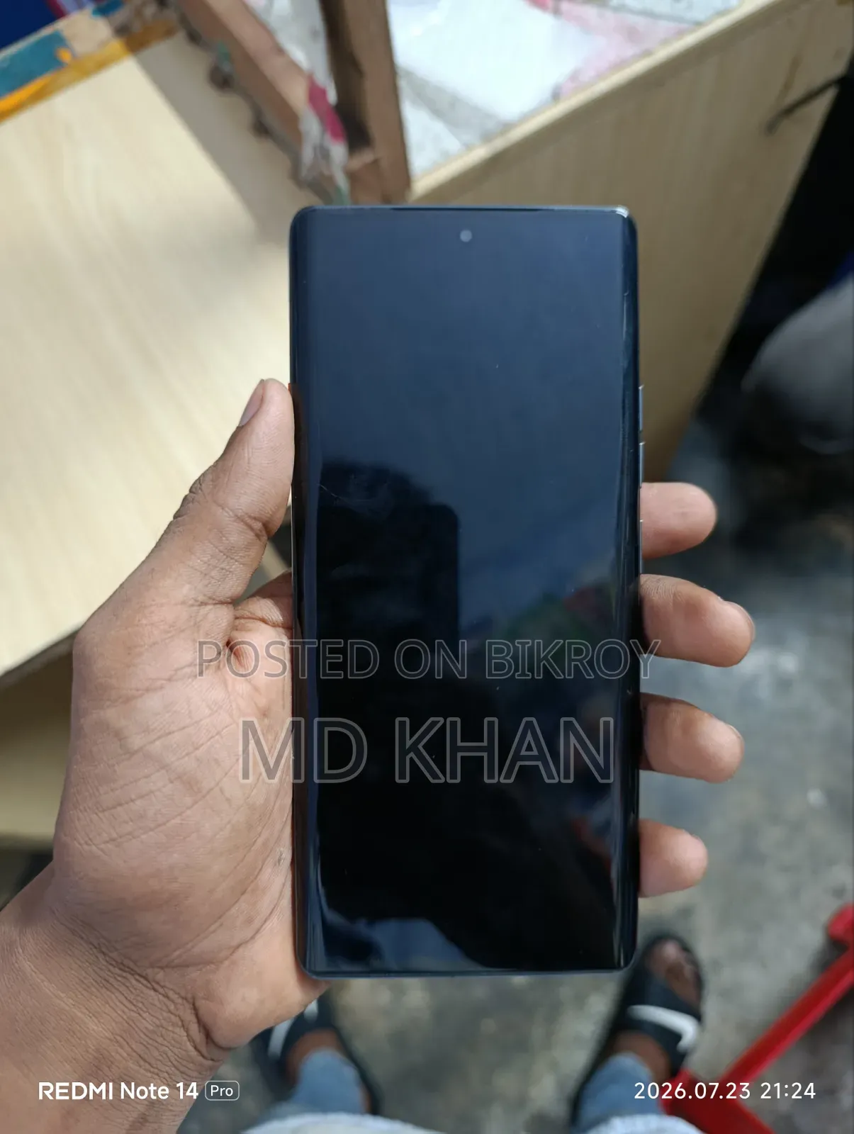 টেকনো ক্যামন ৪০ প্রো ৪জি ২৫৬ জিবি ব্ল্যাক