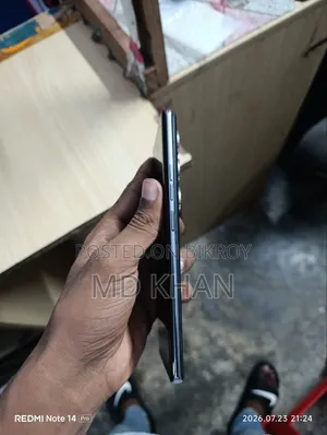 টেকনো ক্যামন ৪০ প্রো ৪জি ২৫৬ জিবি ব্ল্যাক