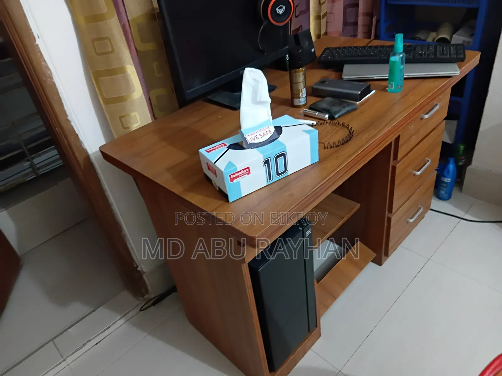 Desktop Table