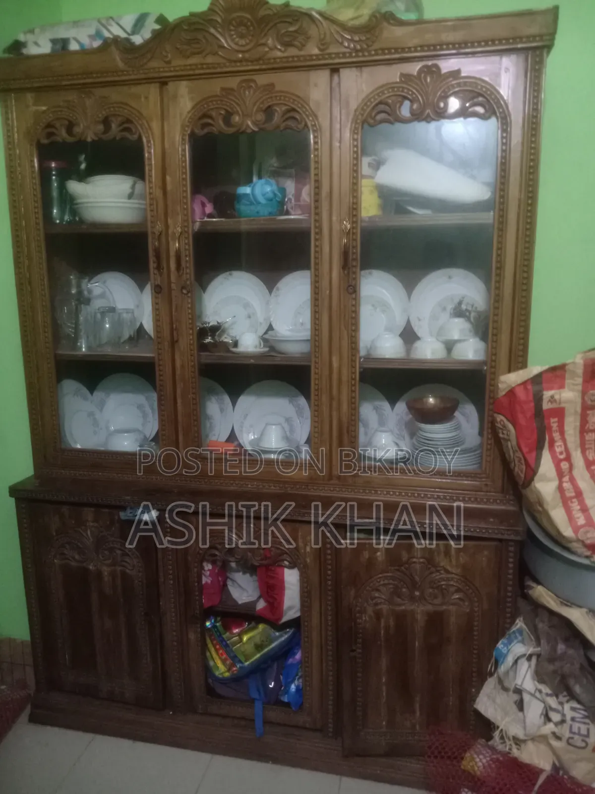 Mahogany Wood Showcase