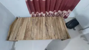 Single bed or choki