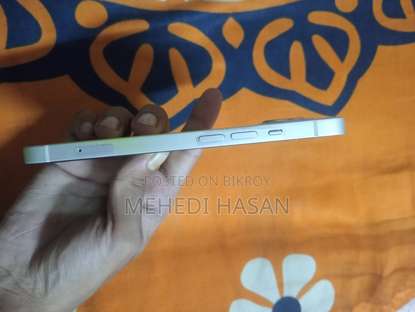 অ্যাপল আইফোন ১৩ ১২৮ জিবি হোয়াইট