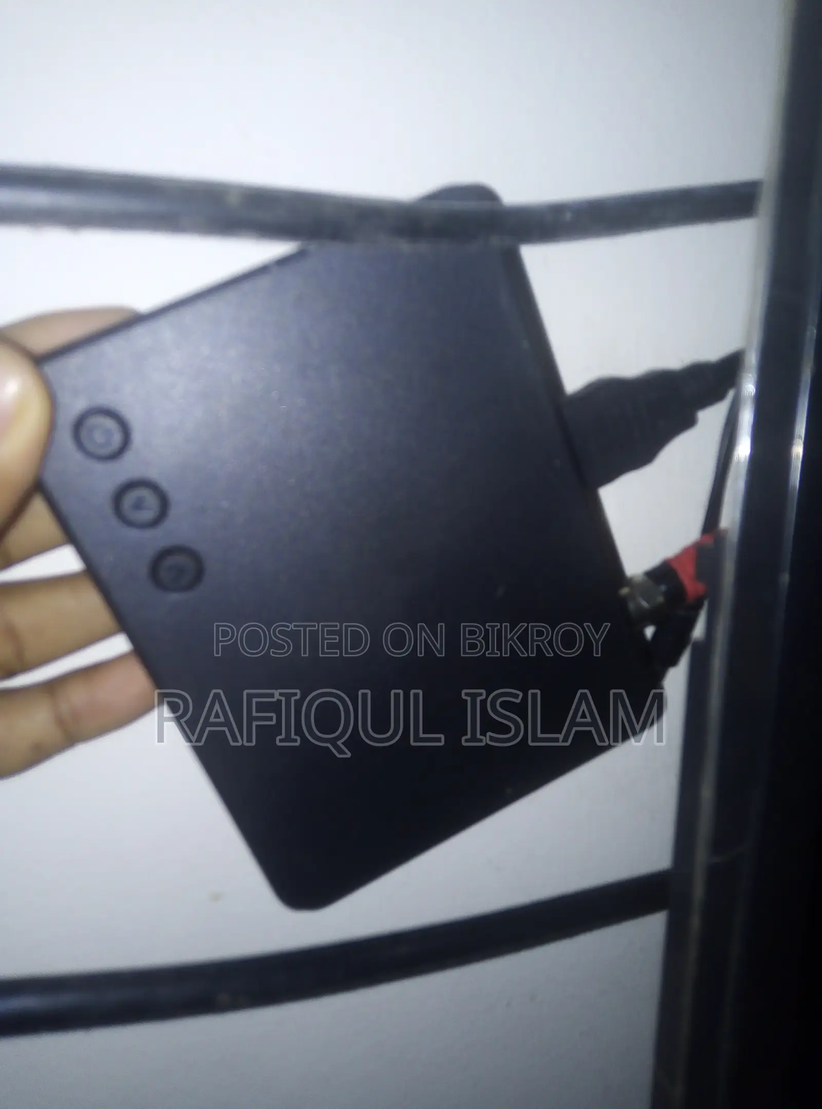 Akash Dish Antenna will be sold with box and wire