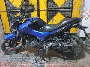 Hero Thriller 160R 2022 Blue