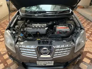নিসান ডুয়ালিস ২০০৭ ব্রাউন