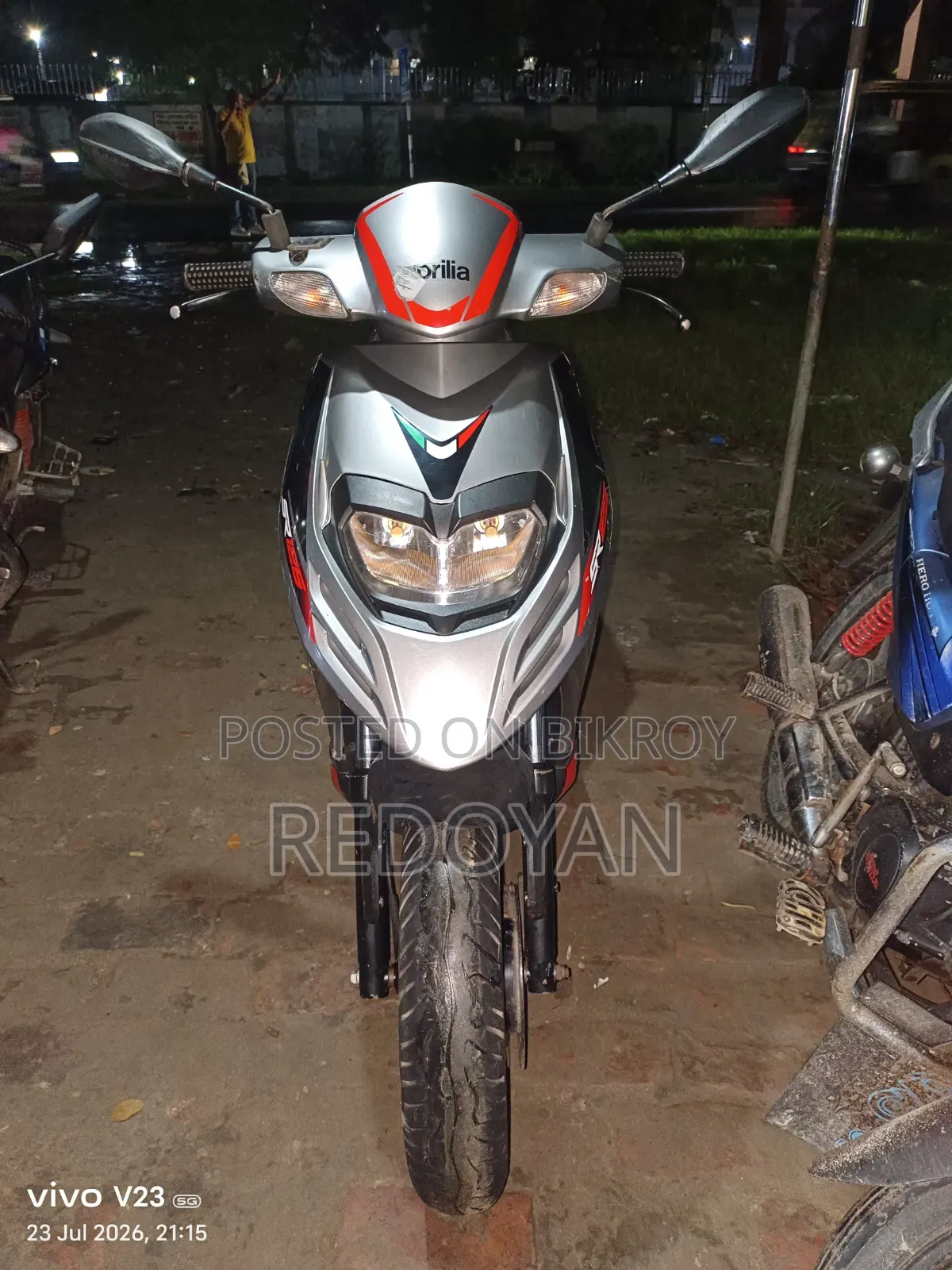 Aprilia 2021 Gray