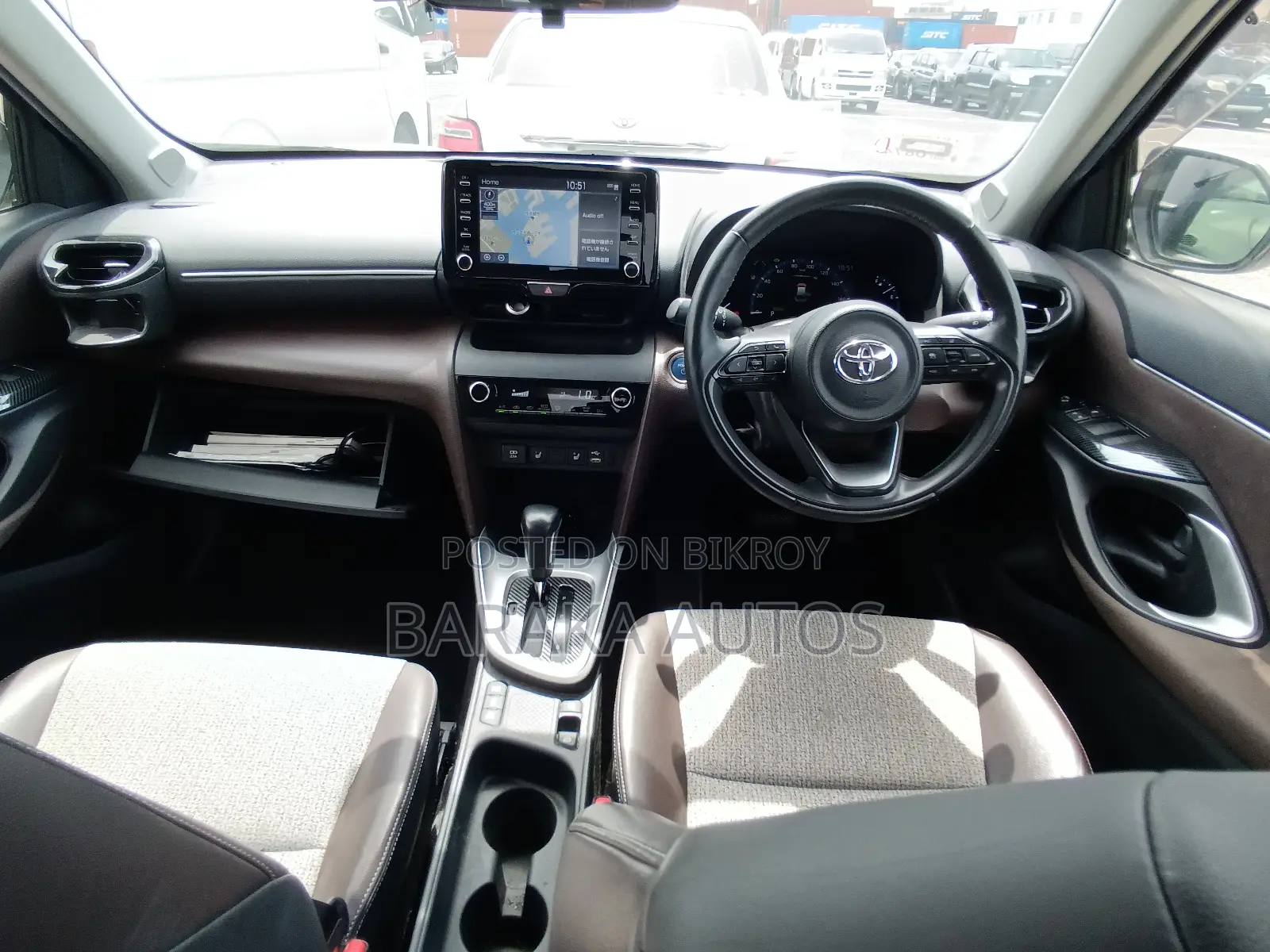 Toyota Yaris 2021 Beige