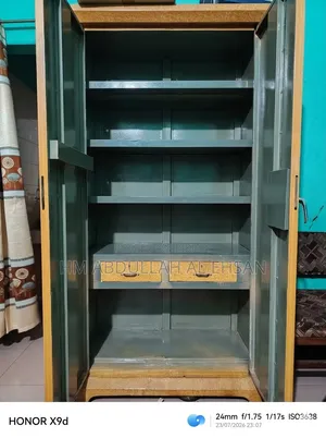জরুরী স্টিলের আলমারি বিক্রি হবে