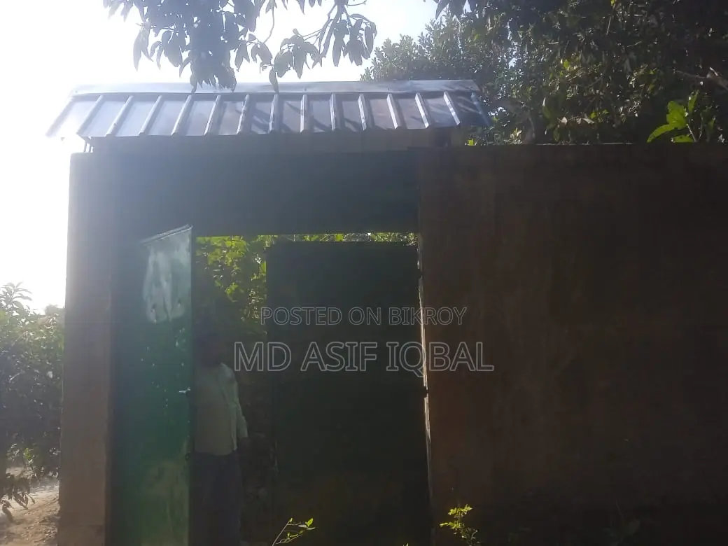 ১৭ কাঠা জমি, ৮ ফুট রাস্তার সাথে