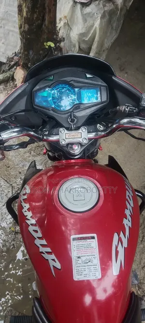 হিরো গ্ল্যামার ২০২২ লাল