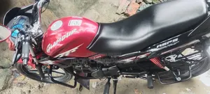 হিরো গ্ল্যামার ২০২২ লাল