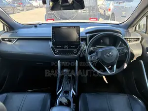 টয়োটা করোলা ক্রস ২০২১ পার্ল