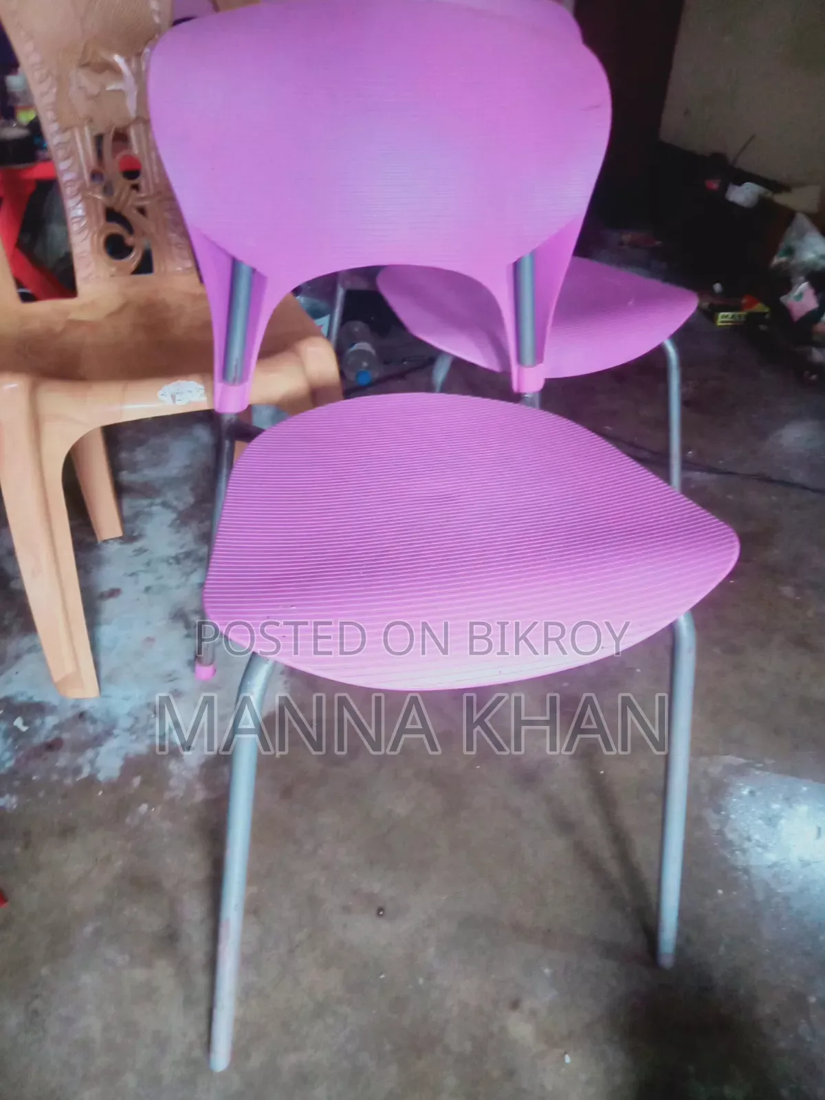 চেয়ার বিক্রির জন্য