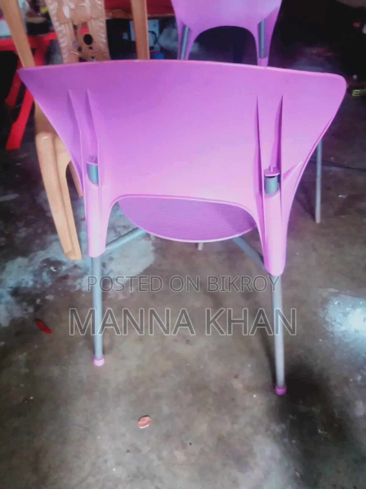 চেয়ার বিক্রির জন্য
